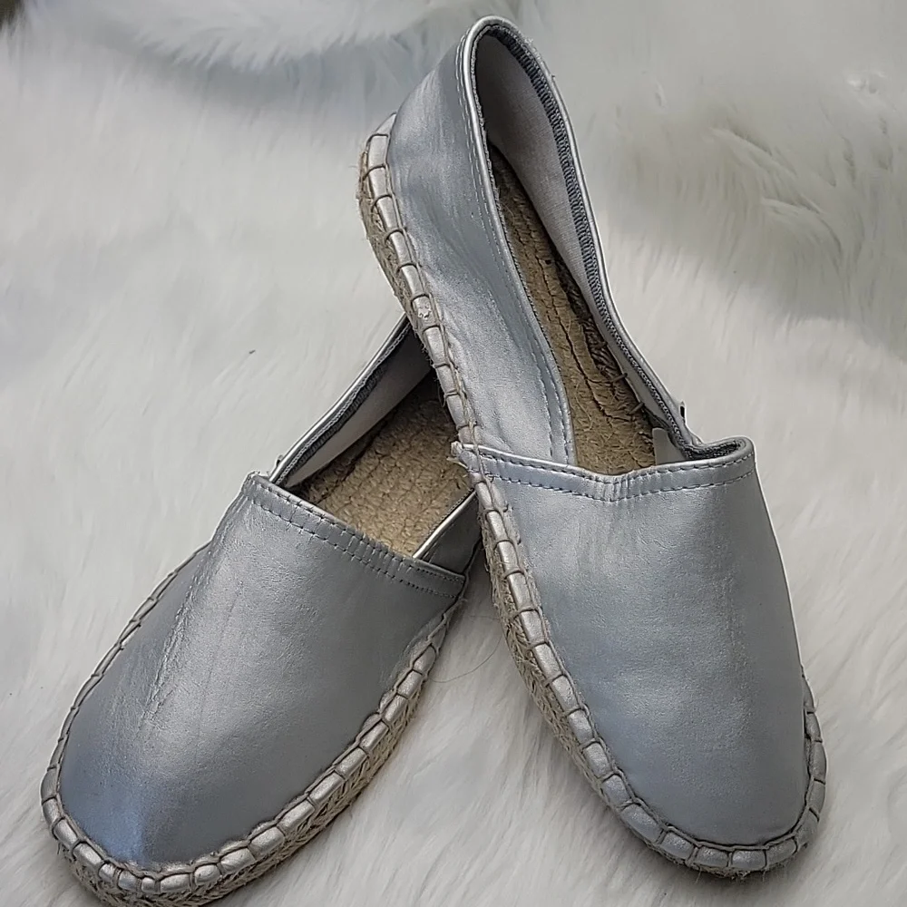 STEVE MADDEN Metallic Silver Slip On Bohemian Glam Flat Loafer Espadrilles 7 NEW